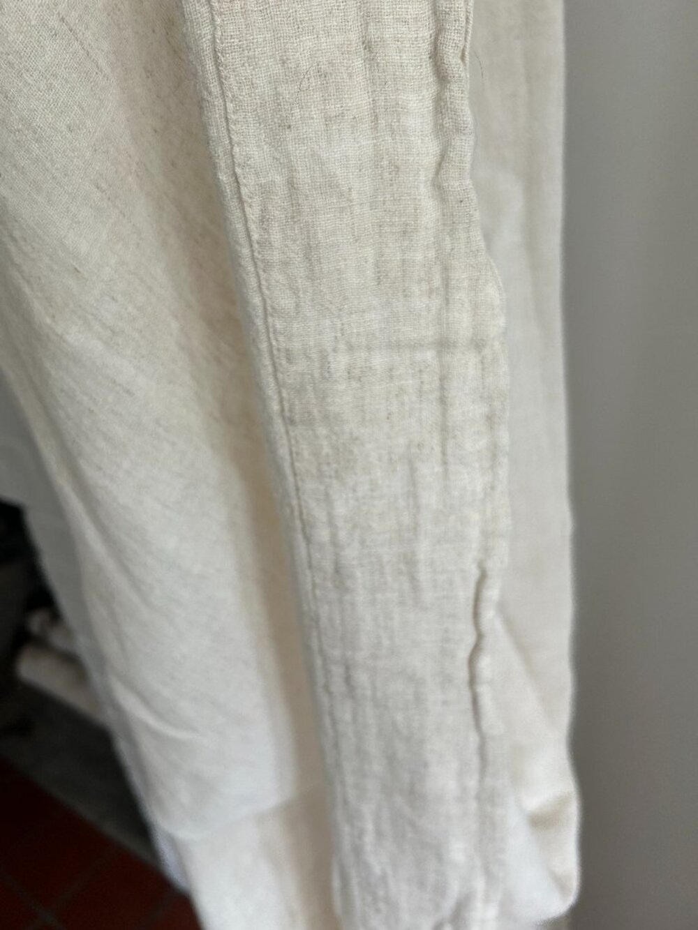 Fieldcrest Oatmeal Linen/Cotton Curtains (2) - Picture 2 of 5